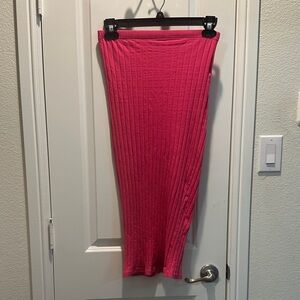 Elegant Pink Ribbed Skirt